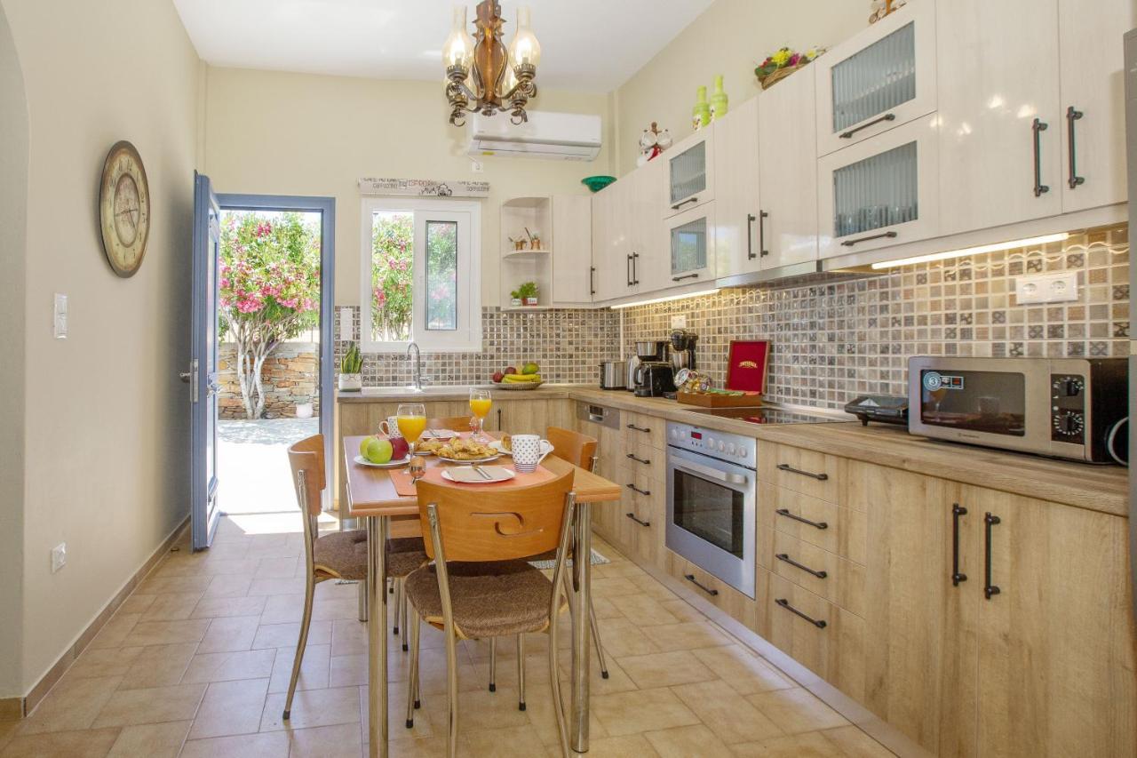 Ruby'S Summer House With Spacious Garden And Free Parking Gavrio Extérieur photo