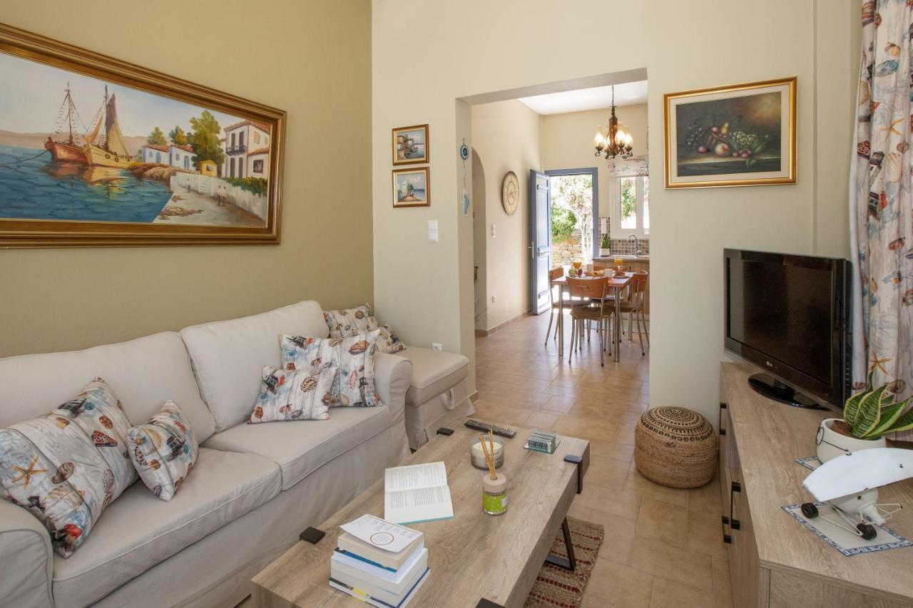 Ruby'S Summer House With Spacious Garden And Free Parking Gavrio Extérieur photo